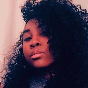 Meet your Posher, Akosua